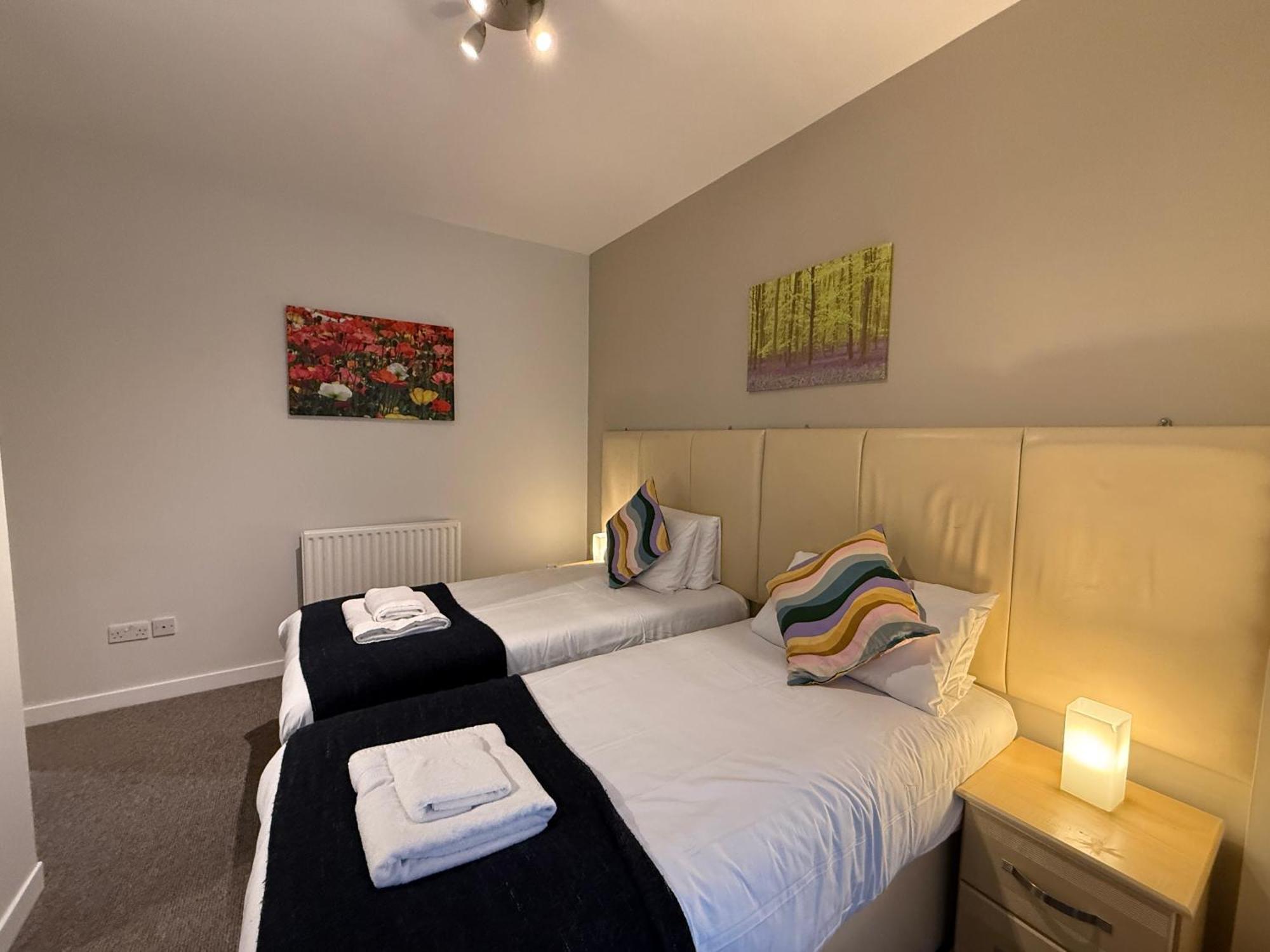 Chrysalis Apartment By Principal Apartments — Photos 1